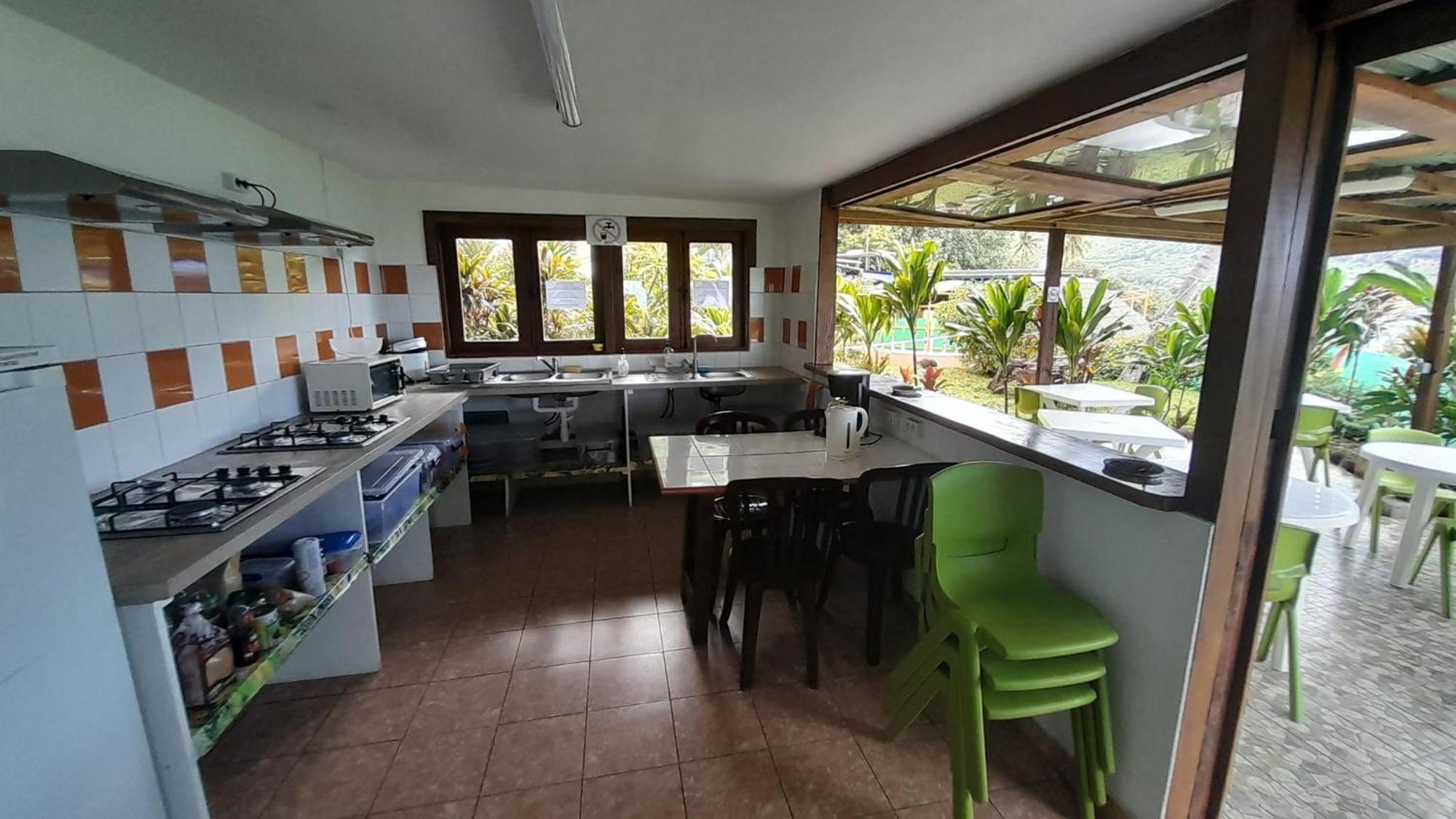 Fare Arana Moorea Guesthouse Atiha Exterior photo