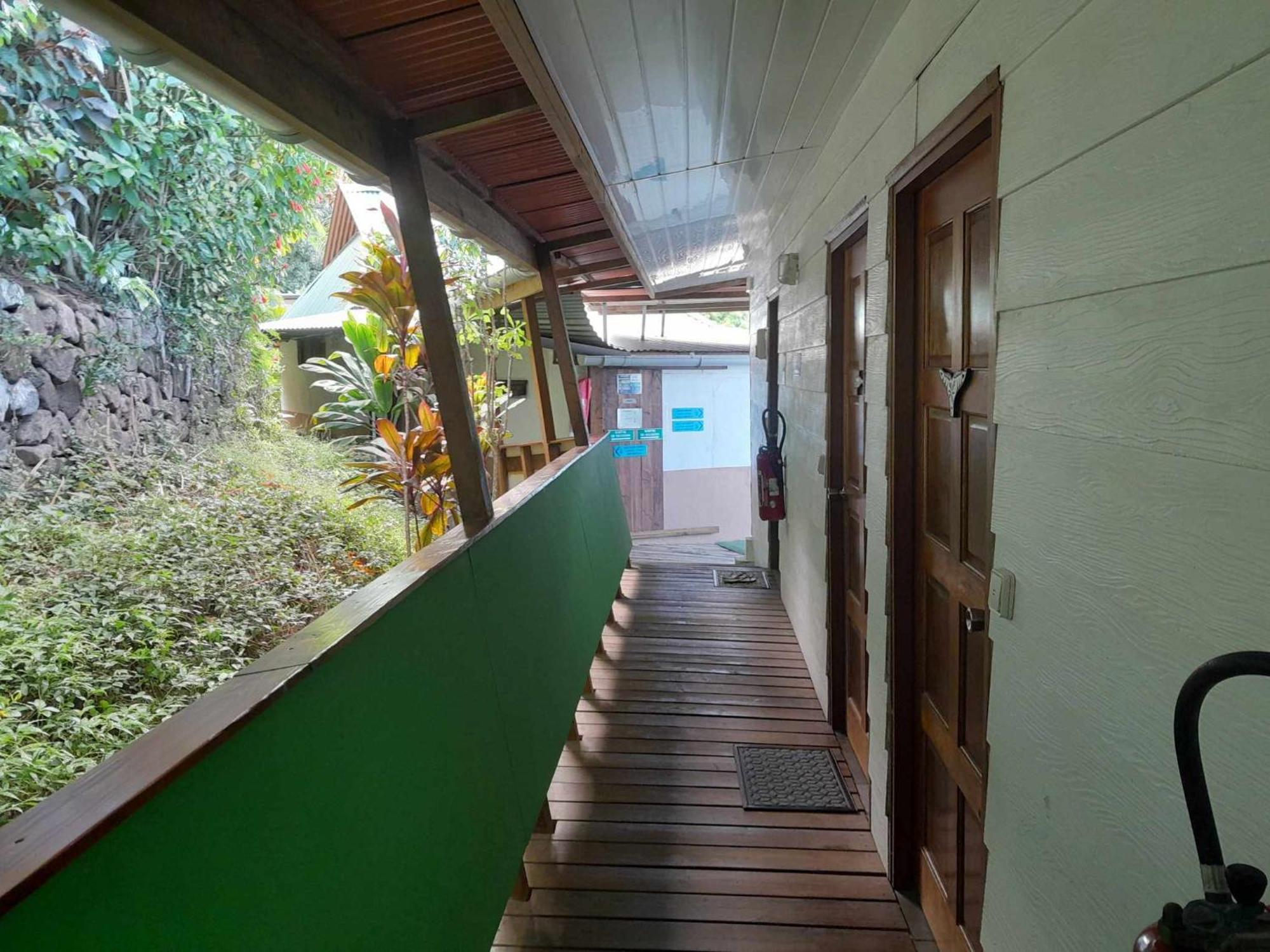 Fare Arana Moorea Guesthouse Atiha Exterior photo