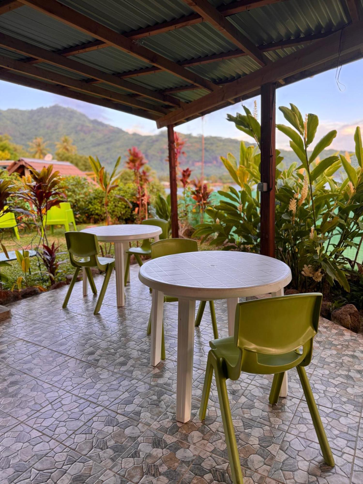 Fare Arana Moorea Guesthouse Atiha Exterior photo