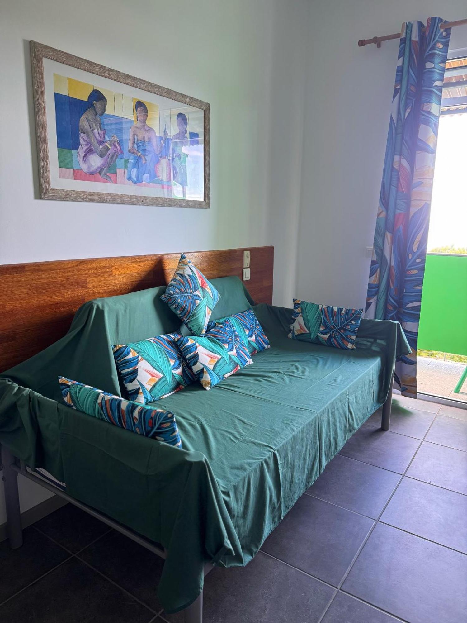 Fare Arana Moorea Guesthouse Atiha Exterior photo